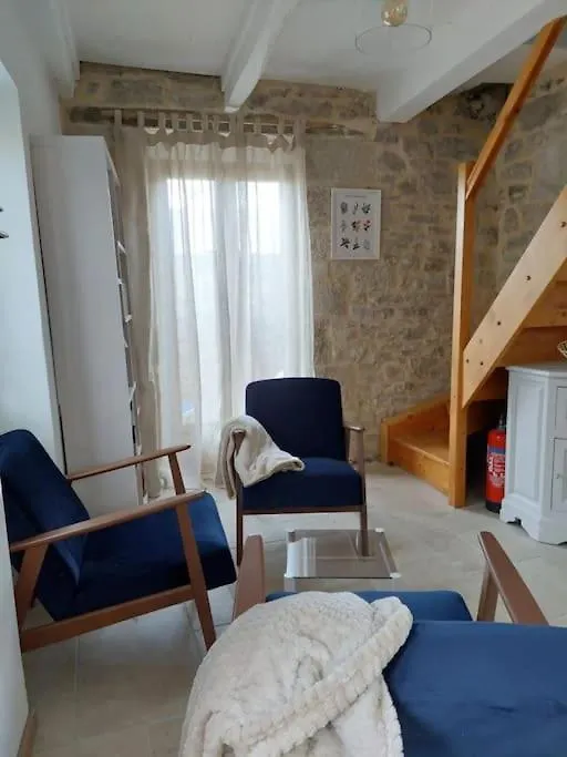 La Petite Maison Bleue Mouret 0*,  France