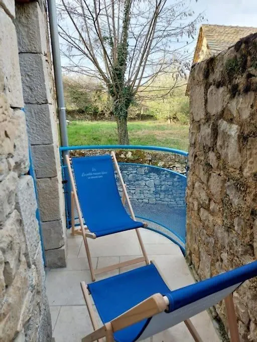 Holiday home La Petite Maison Bleue Mouret France